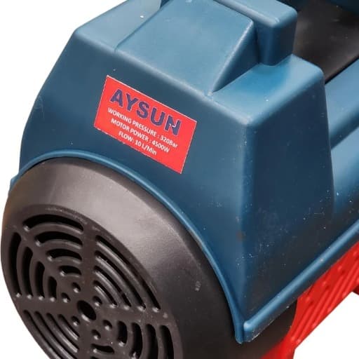 1573